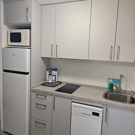 Апартаменти Benalbeach Casa Kito 1ª Linea De Playa *