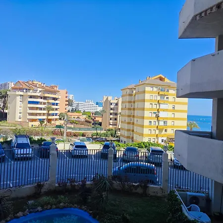 Апартаменти Benalbeach Casa Kito 1ª Linea De Playa *